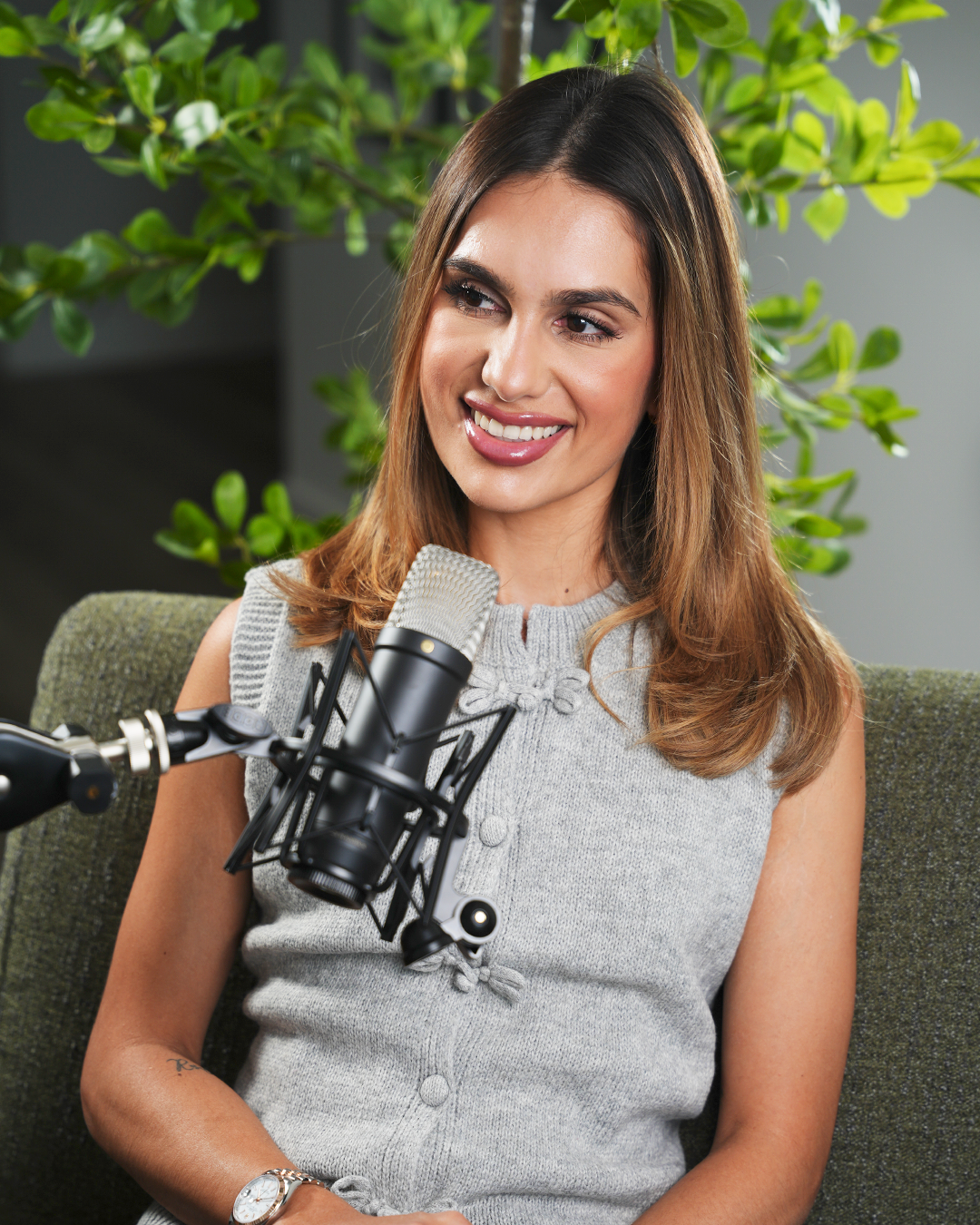 Eddy Vera - Presentadora del podcast Mil Razones para ser Feliz